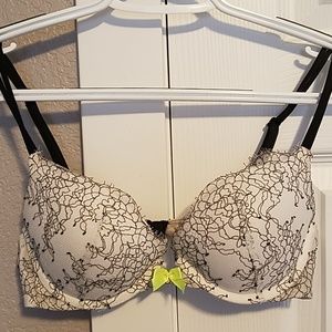 Victoria's Secret Very Sexy Pushup 34B
